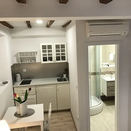 Rilati Old Town Palace 1 Gasthof 3*
