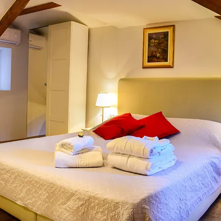 Casa de hóspedes Rilati Old Town Palace 1