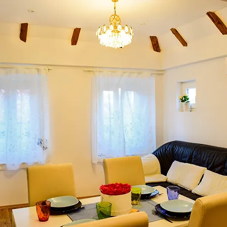 بيت ضيافة Rilati Old Town Palace 1