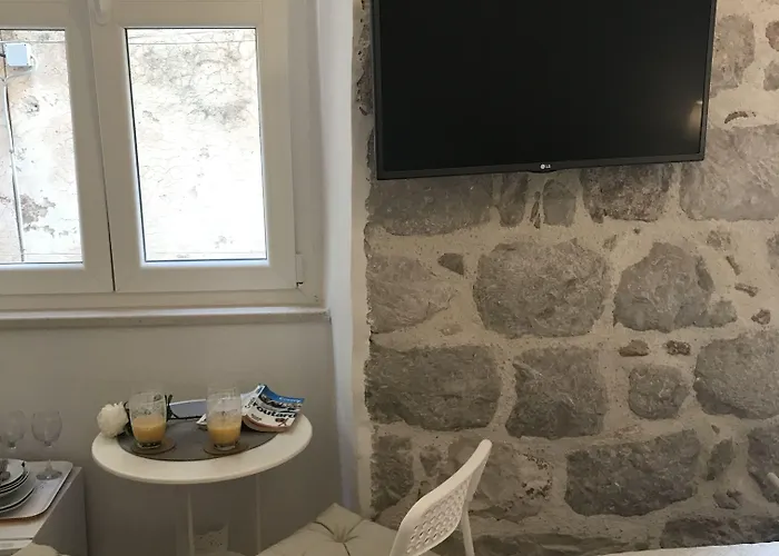 Rilati Old Town Palace 1 Πανσιόν 3*