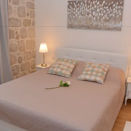 Rilati Old Town Palace 1 3*